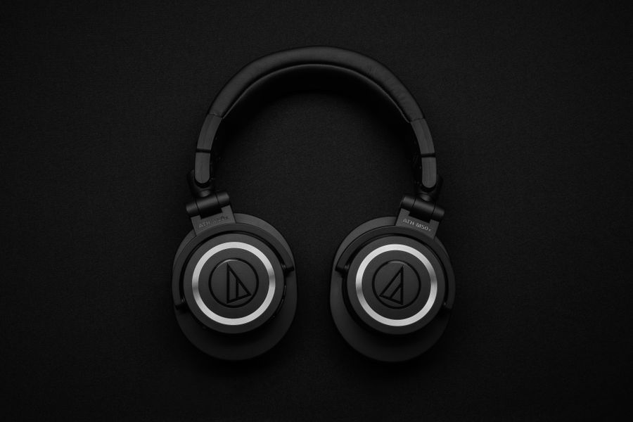 Example order: Studio headphones